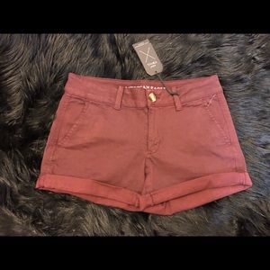 American Eagle maroon shorts